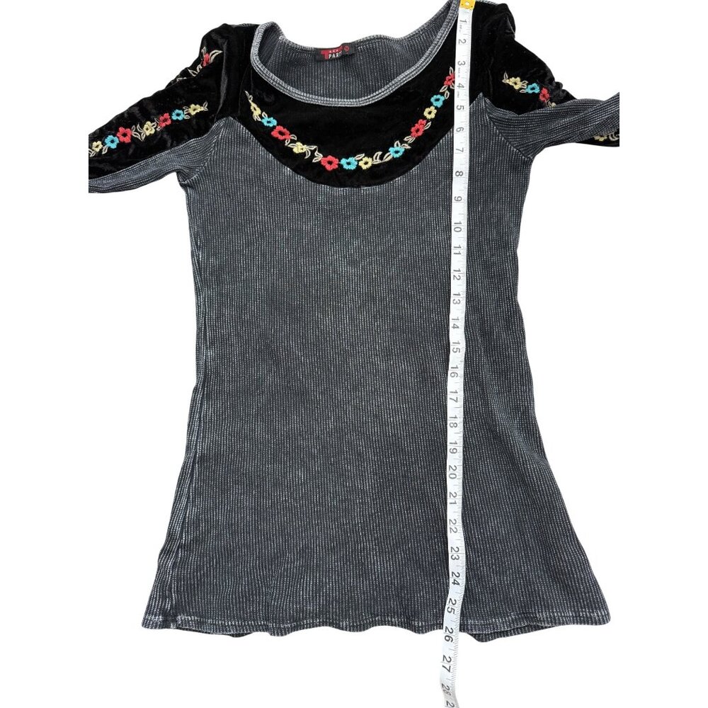 T Party Women Size M Thermal Top Embroidered Floral Velvet Trim Long Sleeve Gray - Picture 6 of 7